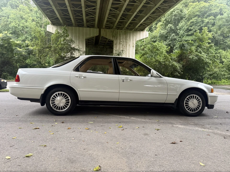 1991 Acura Legend 2nd Gen - Image 21 of 31