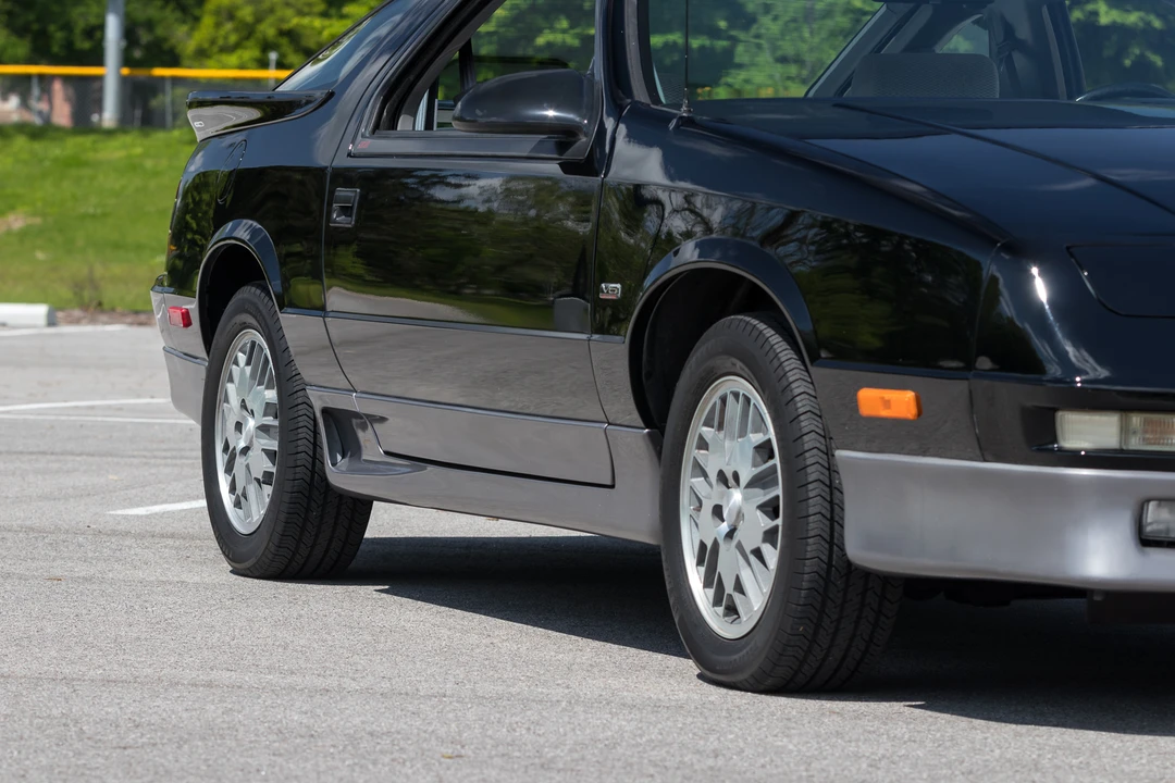 1991 Dodge Daytona - Image 10 of 31
