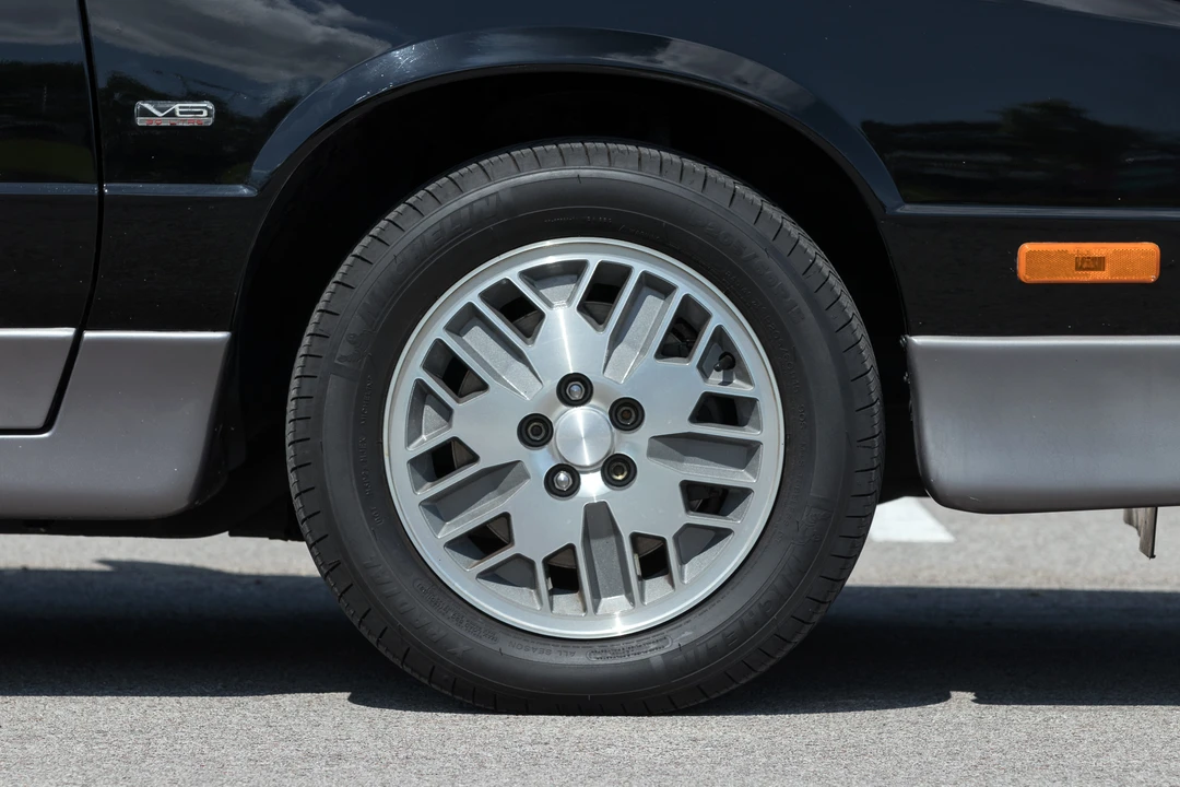 1991 Dodge Daytona - Image 17 of 31