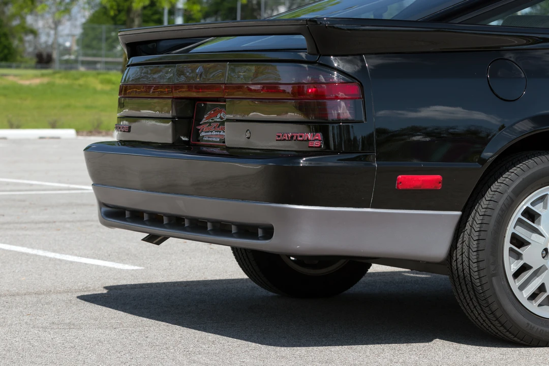 1991 Dodge Daytona - Image 12 of 31