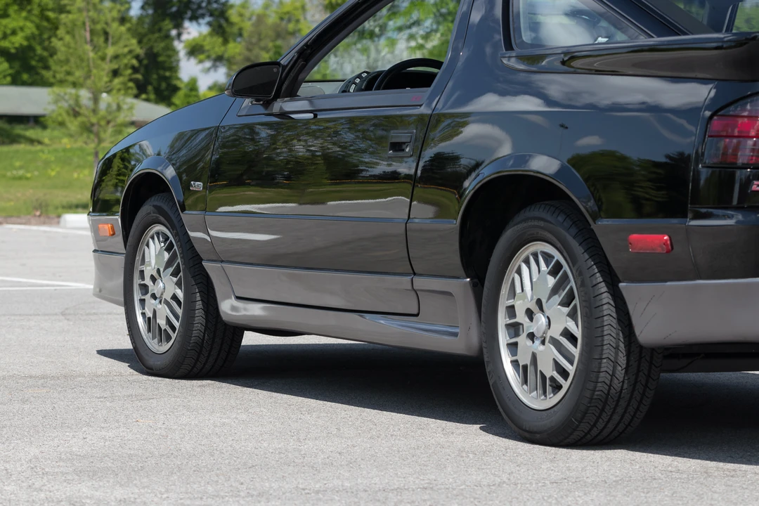 1991 Dodge Daytona - Image 11 of 31