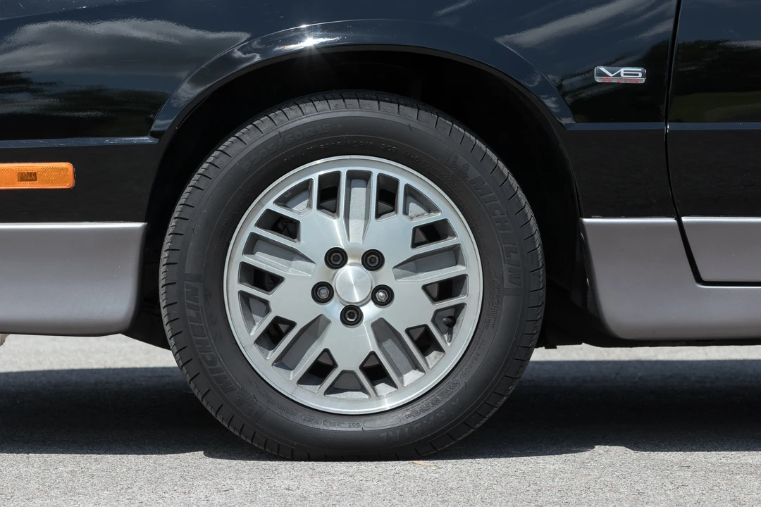 1991 Dodge Daytona - Image 20 of 31