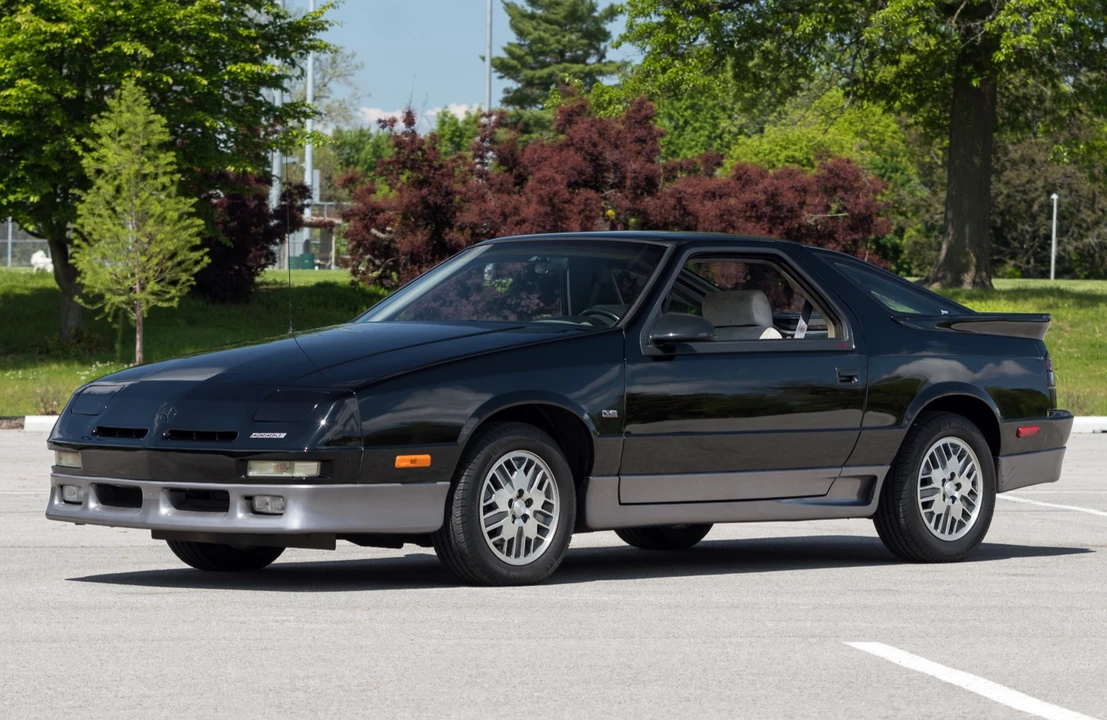 1991 Dodge Daytona - Image 2 of 31