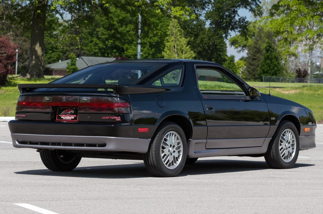 1991 Dodge Daytona - Image 6 of 31