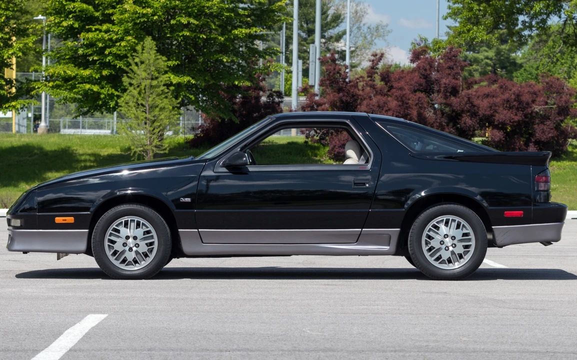 1991 Dodge Daytona - Image 3 of 31