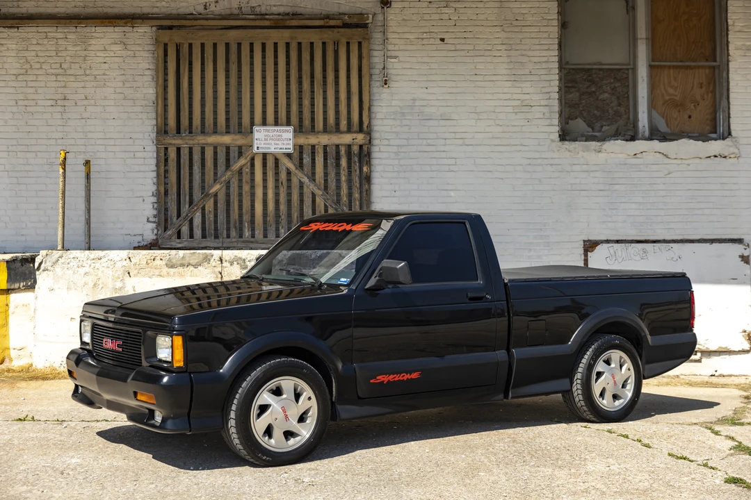 1991 GMC Syclone - Image 2 of 31