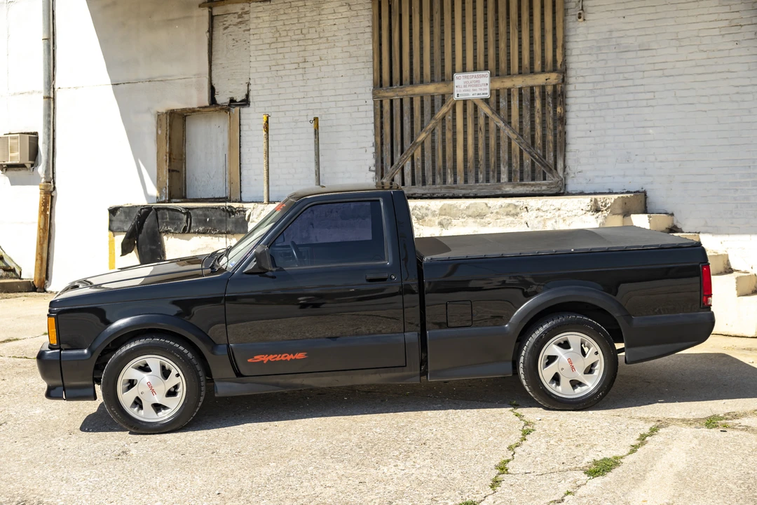 1991 GMC Syclone - Image 3 of 31