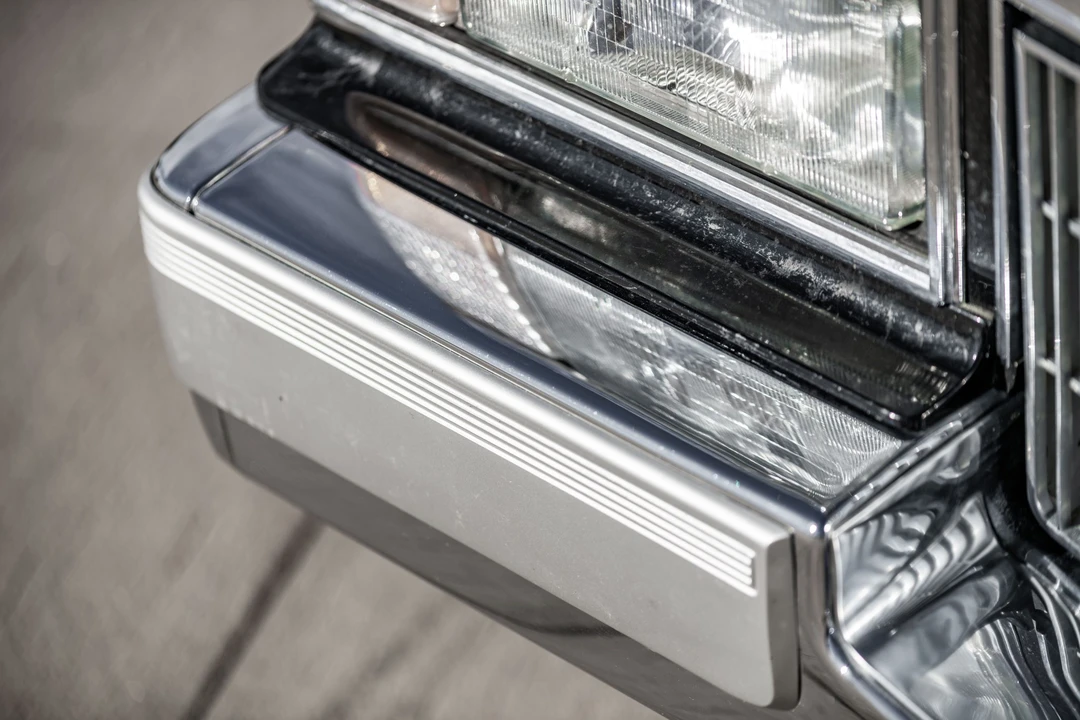 1992 Cadillac Brougham - Image 27 of 31