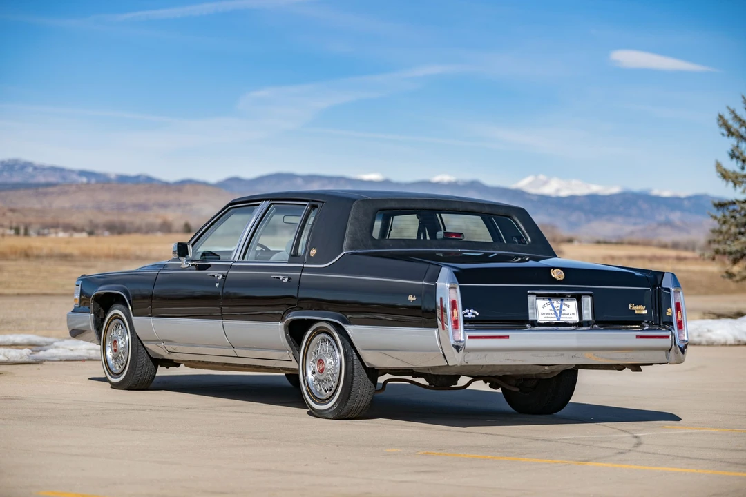 1992 Cadillac Brougham - Image 4 of 31
