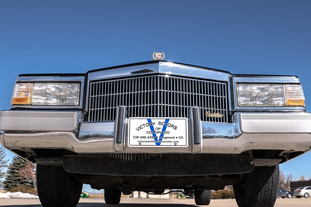 1992 Cadillac Brougham - Image 30 of 31