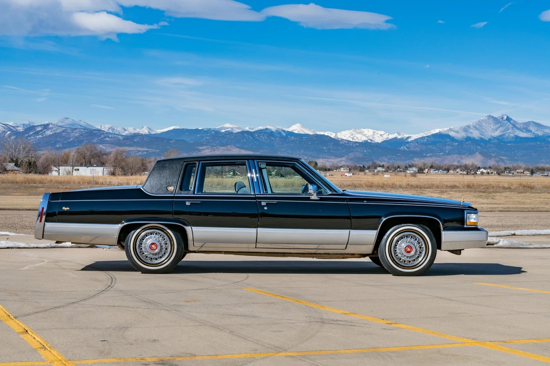 1992 Cadillac Brougham - Image 8 of 31