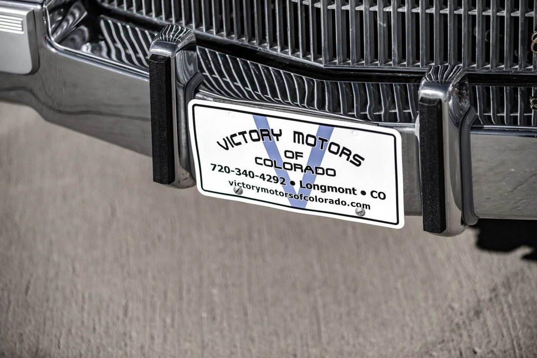 1992 Cadillac Brougham - Image 23 of 31