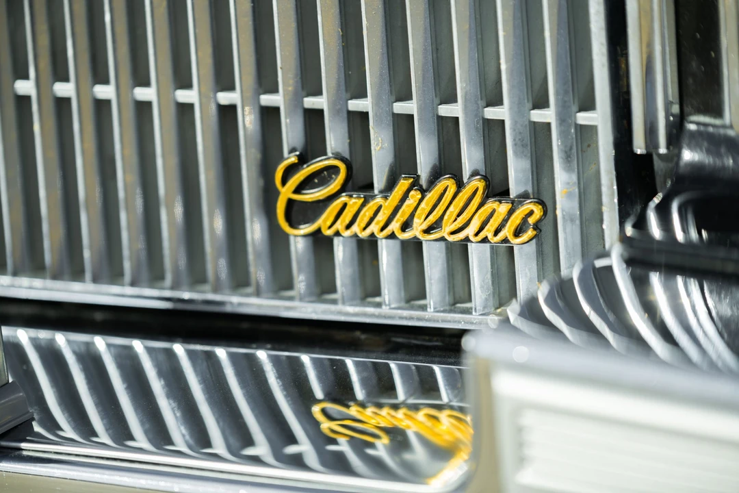 1992 Cadillac Brougham - Image 24 of 31