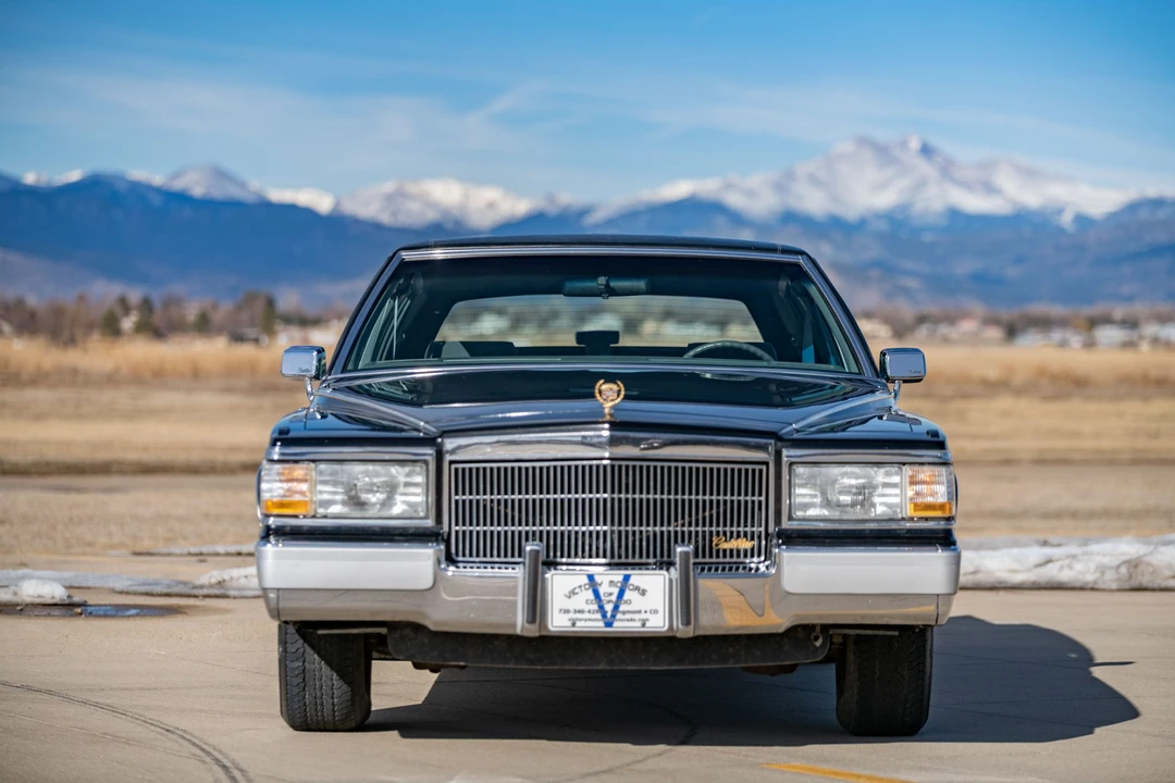 1992 Cadillac Brougham - Image 11 of 31