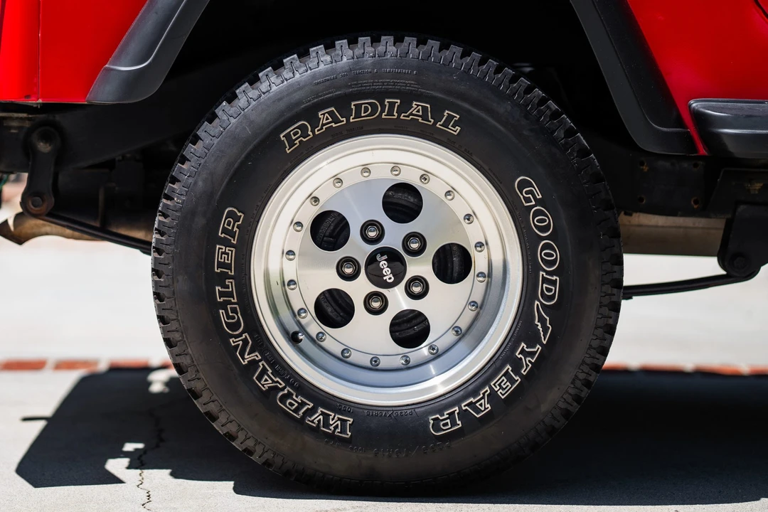 1992 Jeep YJ Wrangler - Image 29 of 31