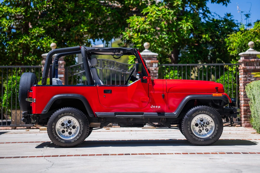 1992 Jeep YJ Wrangler - Image 5 of 31