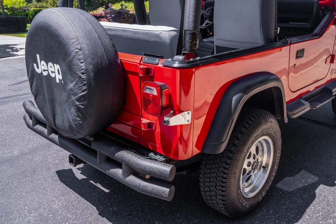 1992 Jeep YJ Wrangler - Image 21 of 31