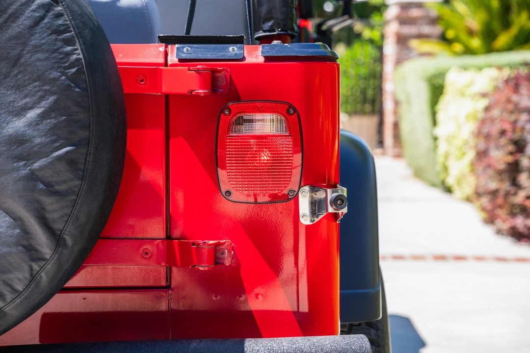 1992 Jeep YJ Wrangler - Image 15 of 31