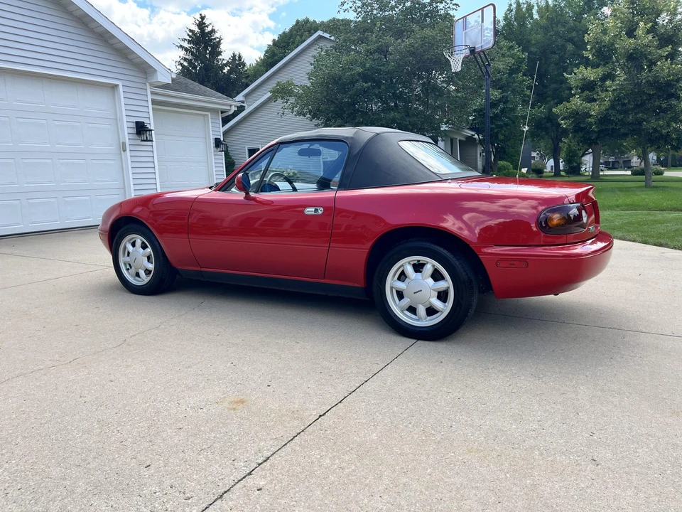 1992 Mazda NA MX-5 Miata - Image 6 of 31