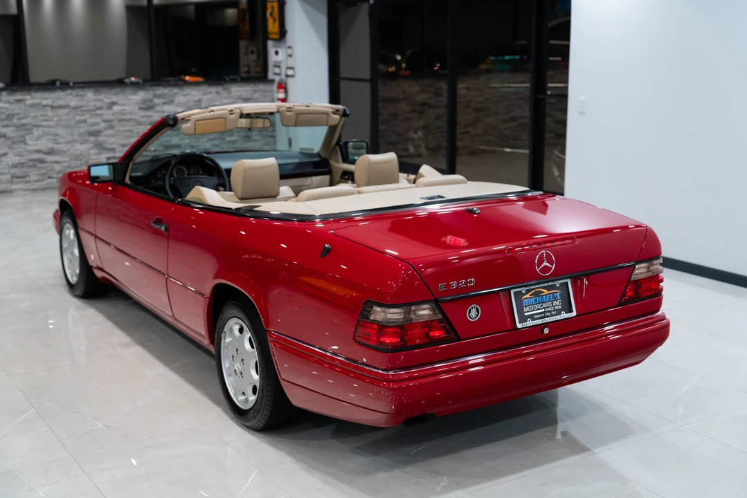 1994 Mercedes-Benz W124 E-Class - Image 12 of 31