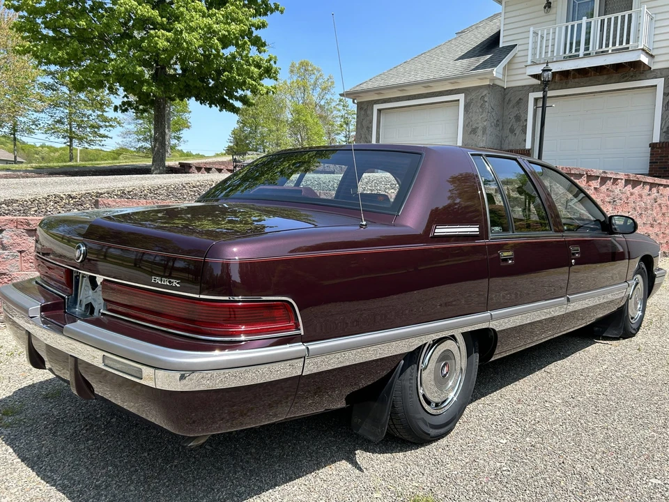 1995 Buick Roadmaster - Image 23 of 31