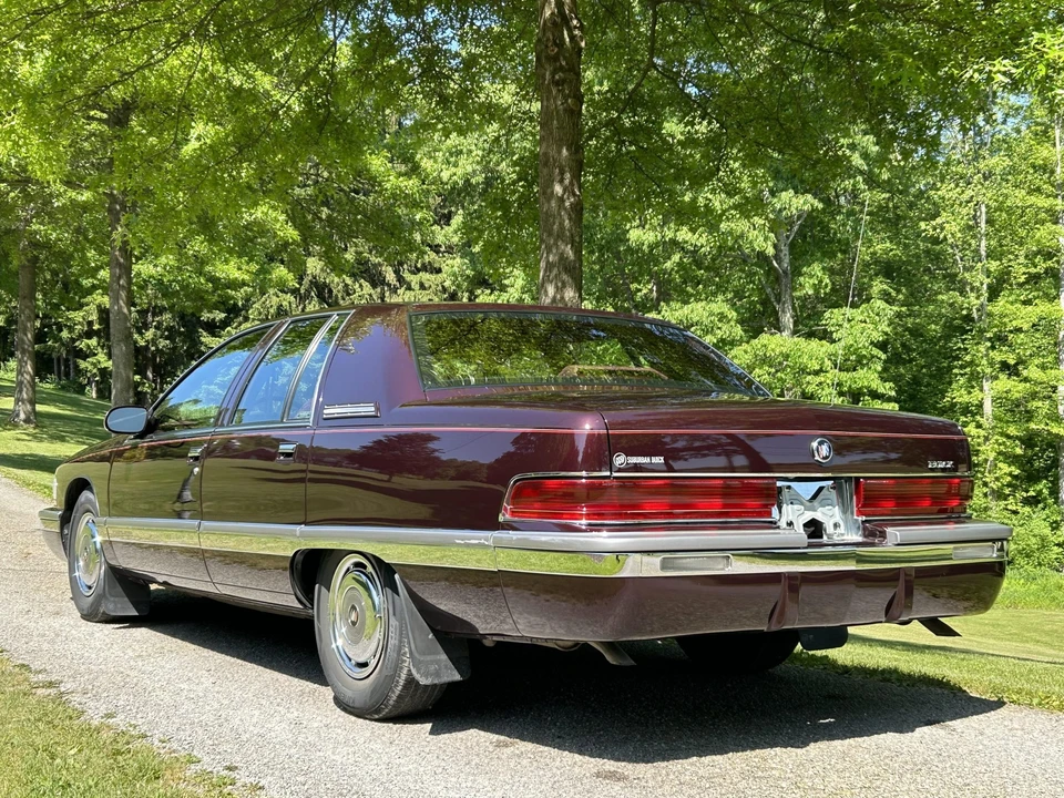 1995 Buick Roadmaster - Image 13 of 31