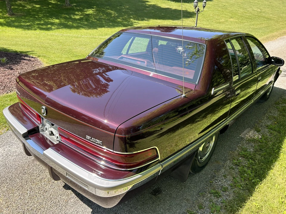 1995 Buick Roadmaster - Image 9 of 31