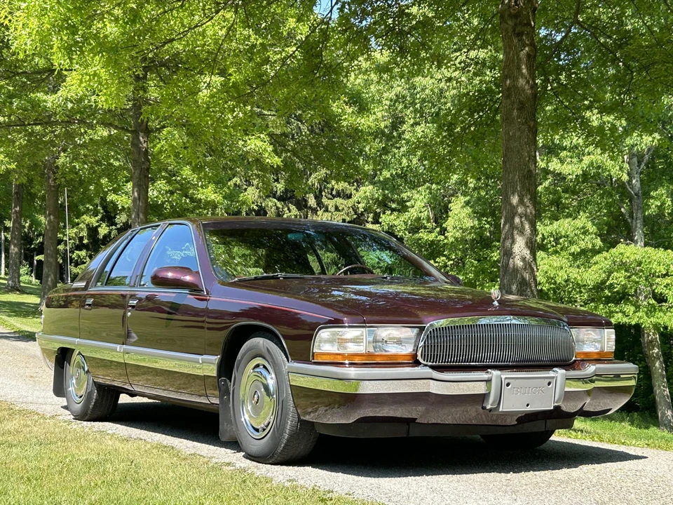 1995 Buick Roadmaster - Image 3 of 31