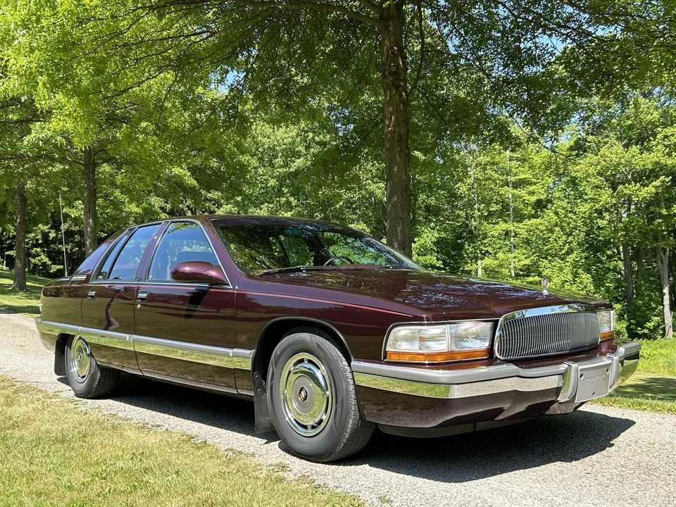 1995 Buick Roadmaster - Image 4 of 31