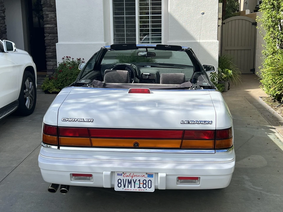 1995 Chrysler LeBaron - Image 15 of 31