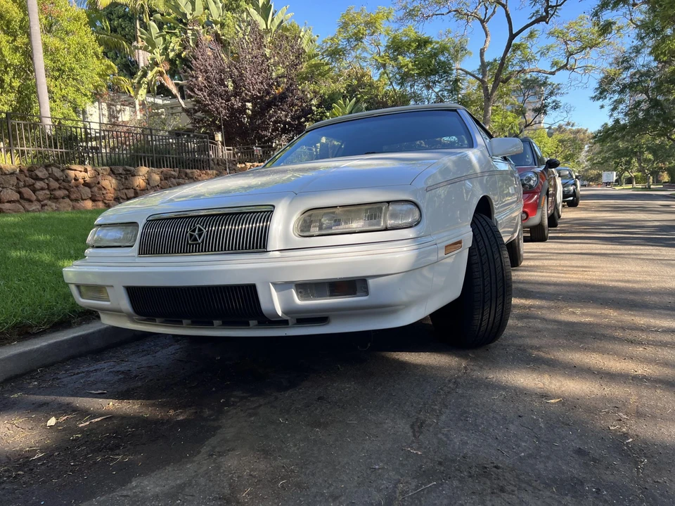 1995 Chrysler LeBaron - Image 11 of 31
