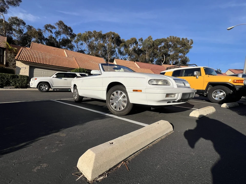 1995 Chrysler LeBaron - Image 20 of 31