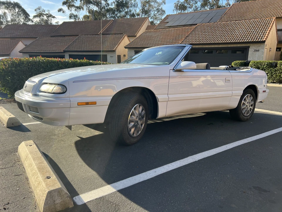 1995 Chrysler LeBaron - Image 12 of 31
