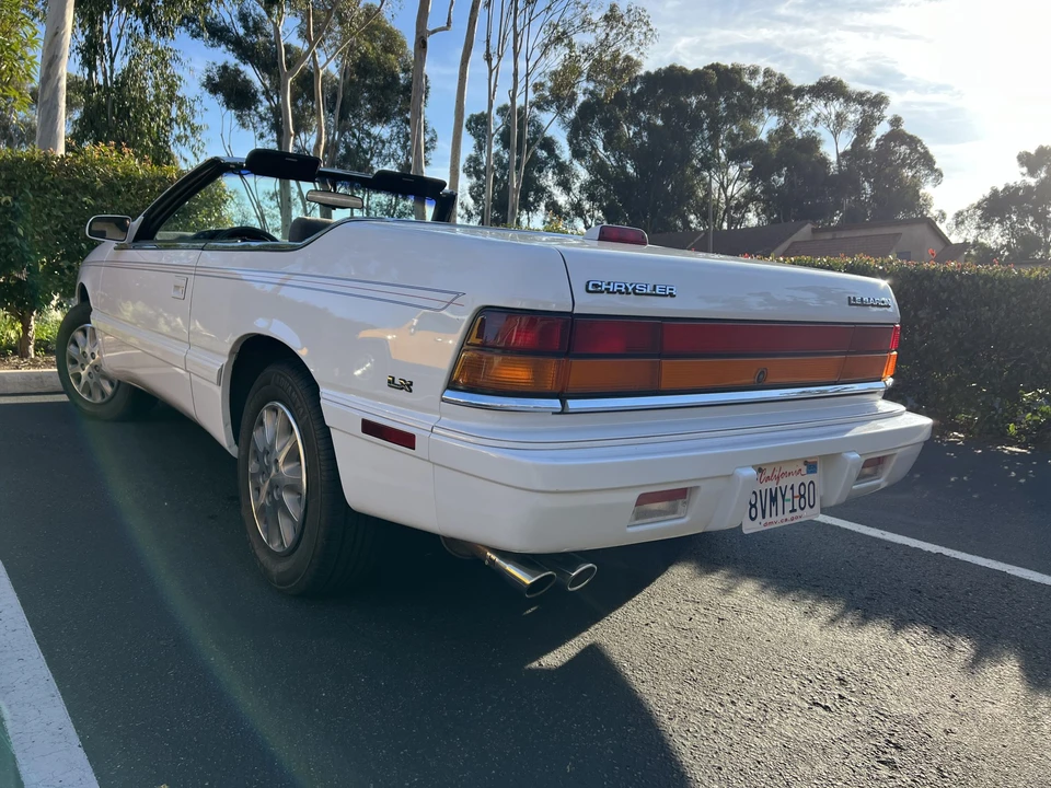 1995 Chrysler LeBaron - Image 14 of 31