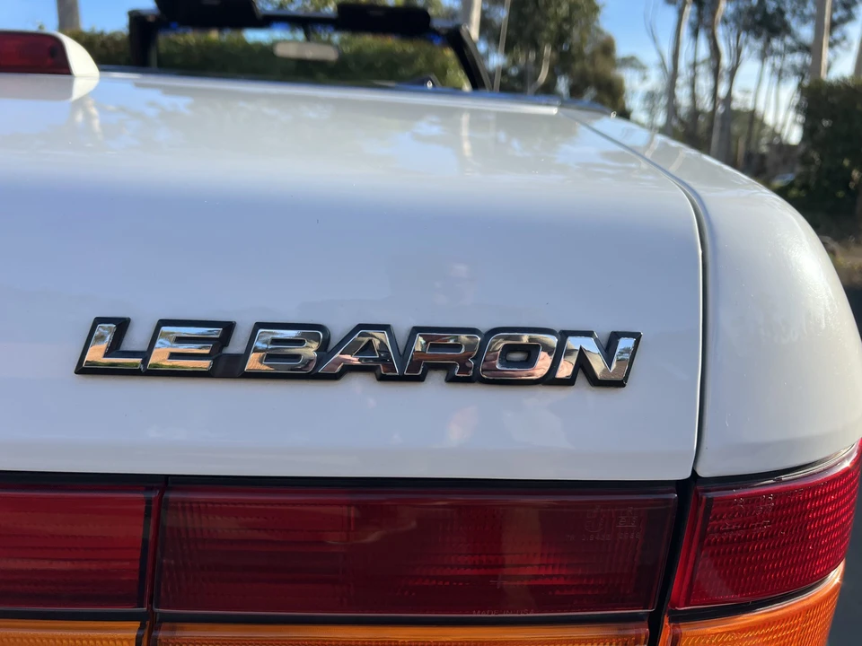 1995 Chrysler LeBaron - Image 23 of 31