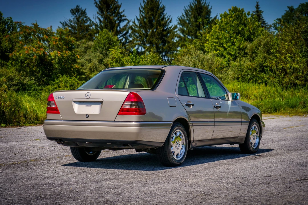 1995 Mercedes-Benz W202 C-Class - Image 11 of 31