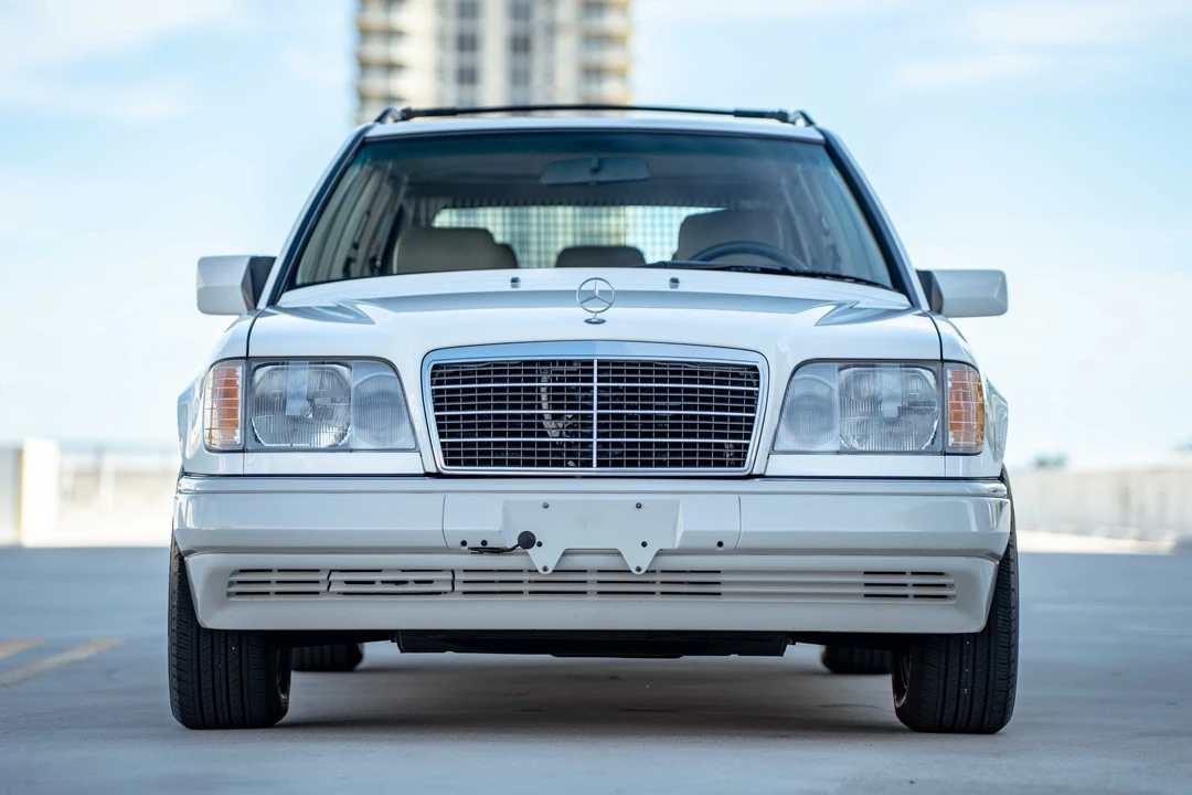 1995 Mercedes-Benz W124 E-Class - Image 14 of 31