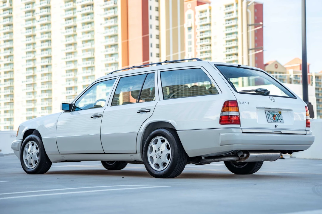 1995 Mercedes-Benz W124 E-Class - Image 5 of 31