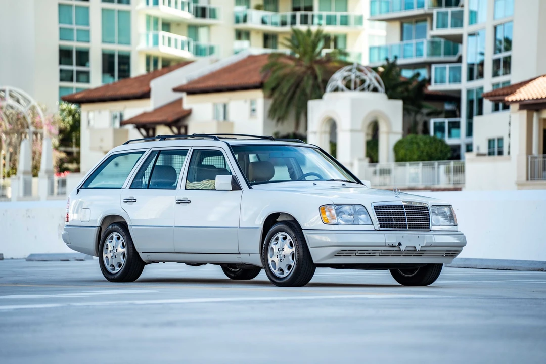 1995 Mercedes-Benz W124 E-Class - Image 12 of 31