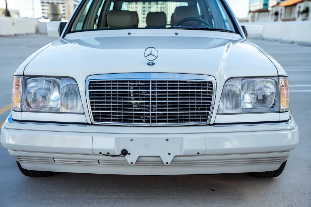 1995 Mercedes-Benz W124 E-Class - Image 18 of 31