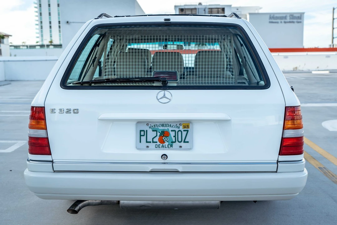 1995 Mercedes-Benz W124 E-Class - Image 7 of 31