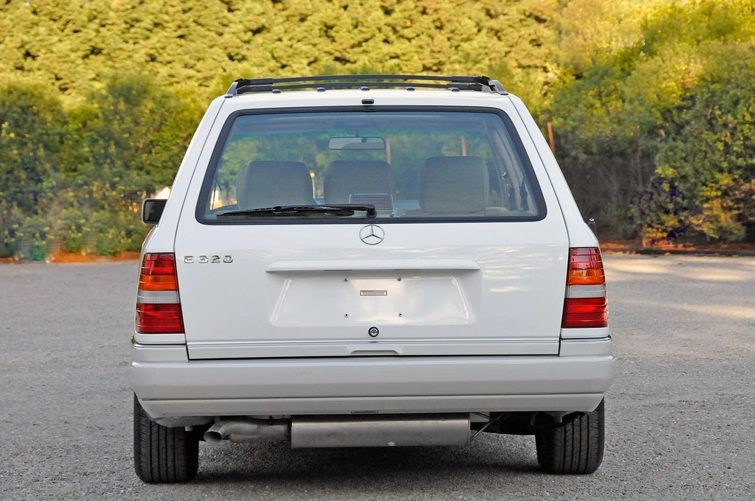 1995 Mercedes-Benz W124 E-Class - Image 9 of 31