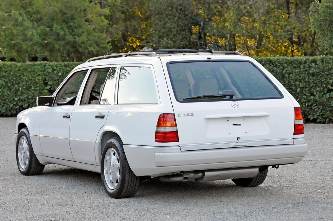 1995 Mercedes-Benz W124 E-Class - Image 8 of 31