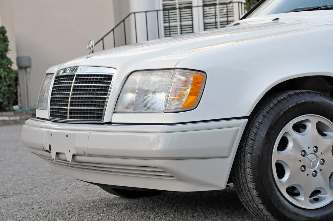 1995 Mercedes-Benz W124 E-Class - Image 23 of 31