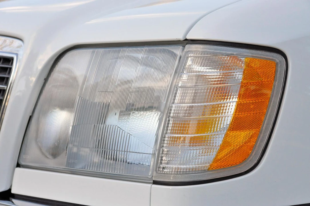 1995 Mercedes-Benz W124 E-Class - Image 28 of 31