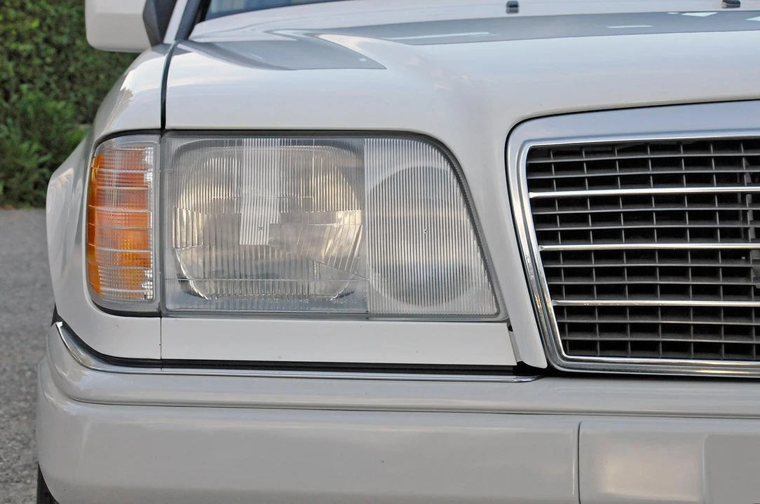 1995 Mercedes-Benz W124 E-Class - Image 29 of 31