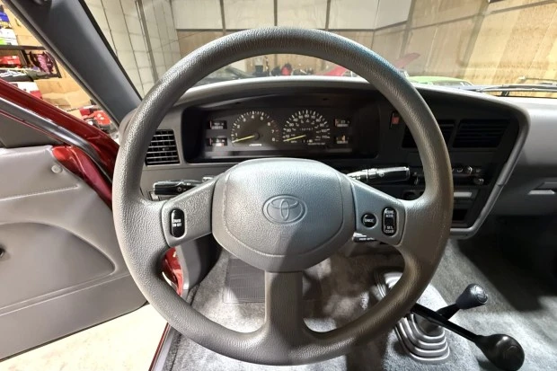1995 Toyota Hilux 5th Gen - Image 5 of 7