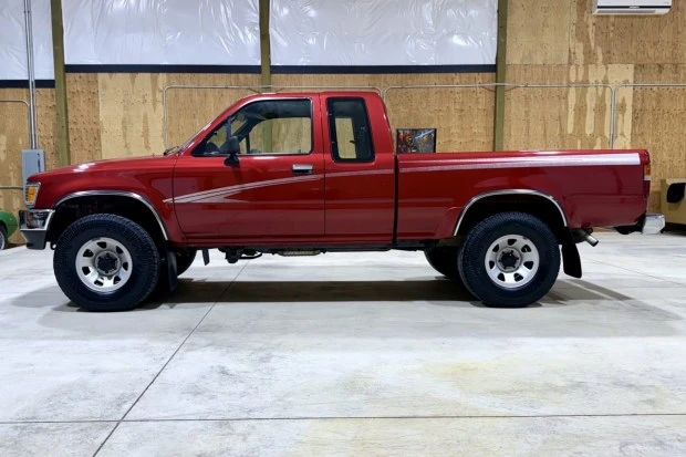 1995 Toyota Hilux 5th Gen - Image 3 of 7