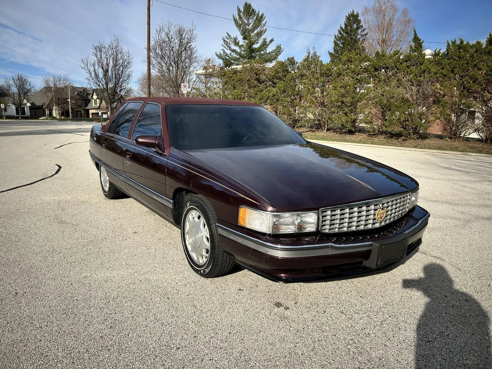 1996 Cadillac DeVille 7th Gen - Image 5 of 31