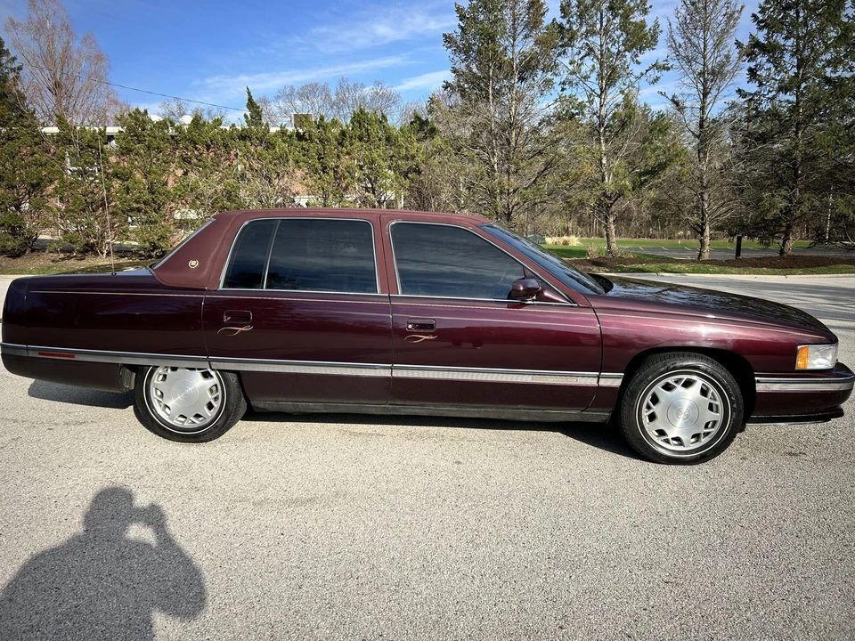 1996 Cadillac DeVille 7th Gen - Image 7 of 31